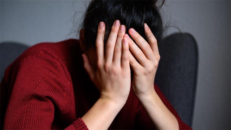 Wer an Depressionen leidet, sollte sich Hilfe holen. In Stade bietet unter anderem der Verein Die Brücke buchstäblich Hilfe und Halt.