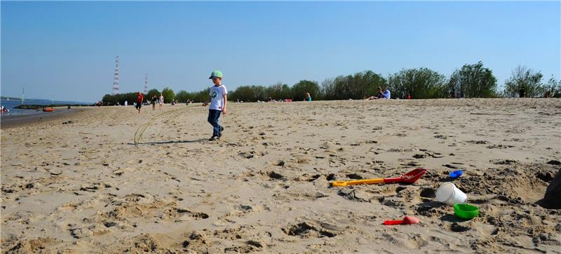 Wer auf der Elbinsel Krautsand eine Verschnaufpause einlegt, findet Ruhe am Strand. Fotos Tourismusverband