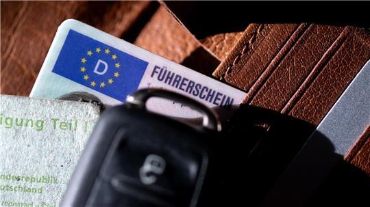 Wer den Führerschein machen möchte, muss sich ab dem 1. April auf einen überarbeiteten Fragenkatalog einstellen.