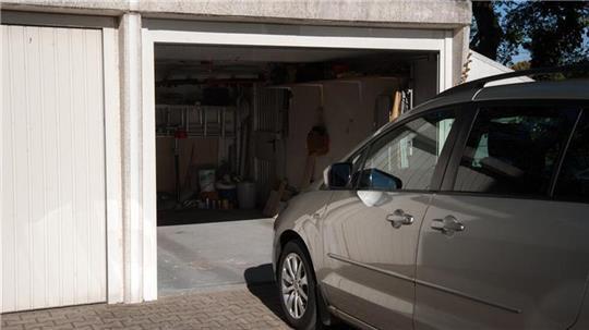 Wer eine Baugenehmigung für eine Garage erhält, darf nur eine Garage bauen und diese auch nur als solche nutzen.