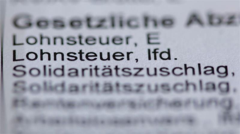 Bahn, Kredite, Weihnachtsmarkt – was sich im November ändert Wer eine Lohnsteuerermäßigung beantragen möchte, muss auf Fristen achten. (Symbolbild)