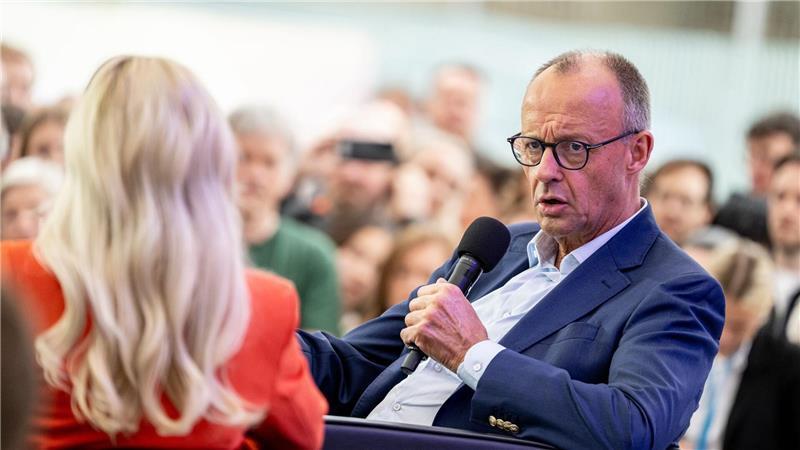 Merz kann sich 2027 Bundespräsidentin sehr gut vorstellen Wer folgt auf Bundespräsident Steinmeier? Kanzler Merz kann sich eine Frau als Staatsoberhaupt sehr gut vorstellen.
