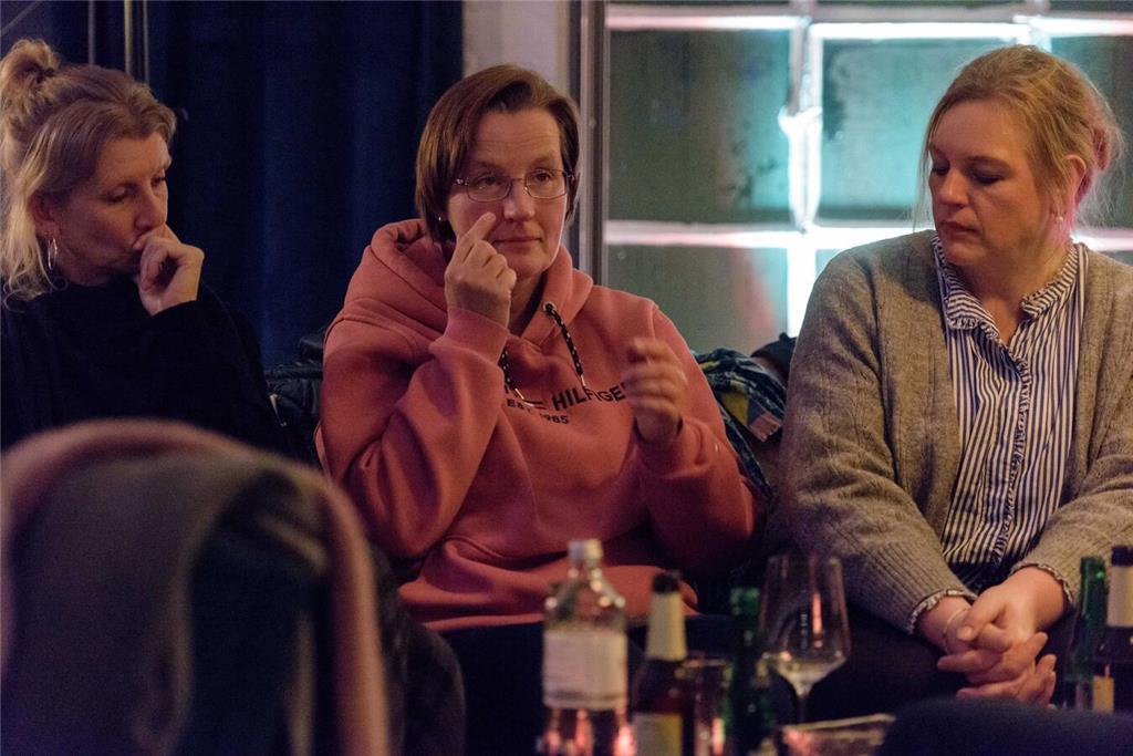 Wer hat die Nase vorn beim Städtevergleich? Eindrücke vom Kneipenquiz in Buxtehu...