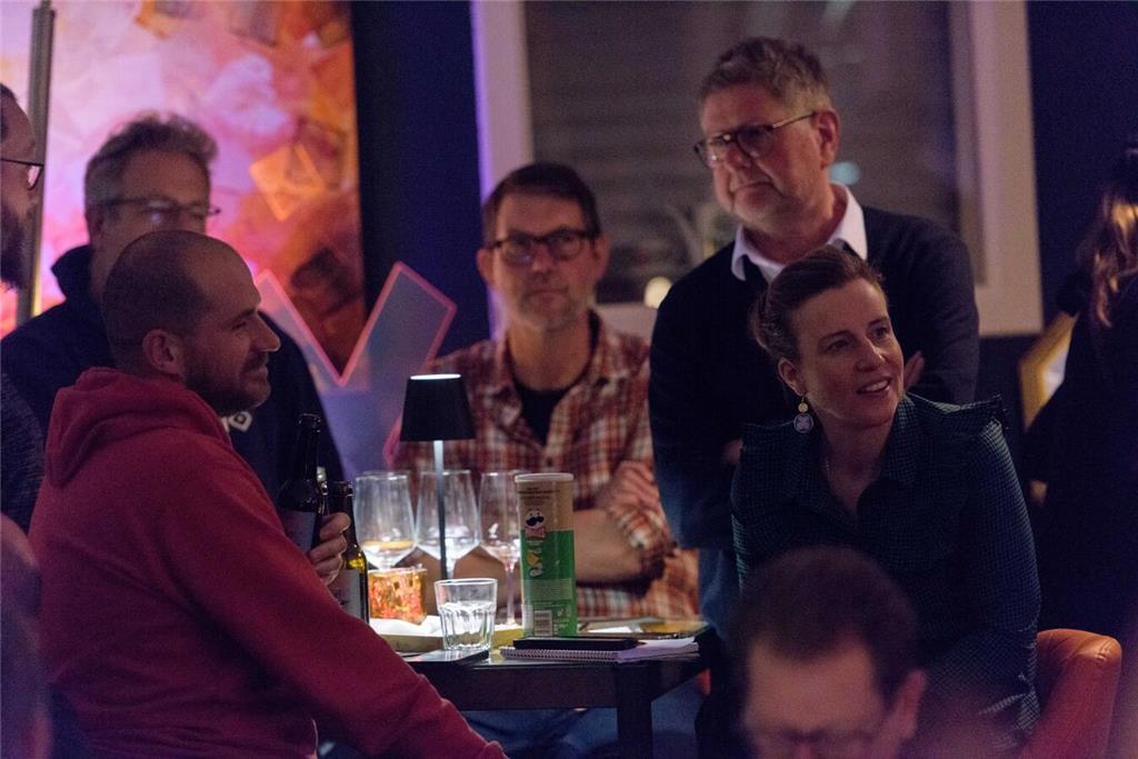 Wer hat die Nase vorn beim Städtevergleich? Eindrücke vom Kneipenquiz in Buxtehu...