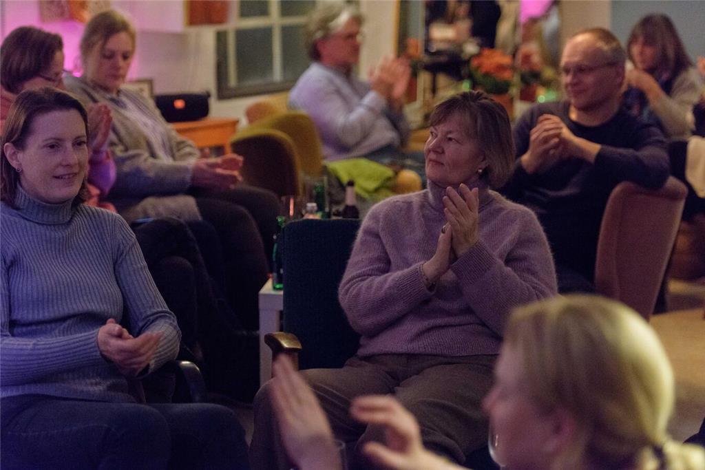 Wer hat die Nase vorn beim Städtevergleich? Eindrücke vom Kneipenquiz in Buxtehu...
