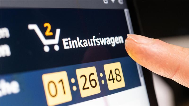 Wer im Internet Verträge abschließt, soll diese künftig einfacher wieder stornieren können. 