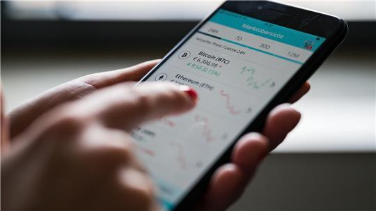 Wer in das hochspekulative Geschäft mit den digitalen Währungen einsteigen will, sollte wissen: Das ist nicht ohne Risiken.