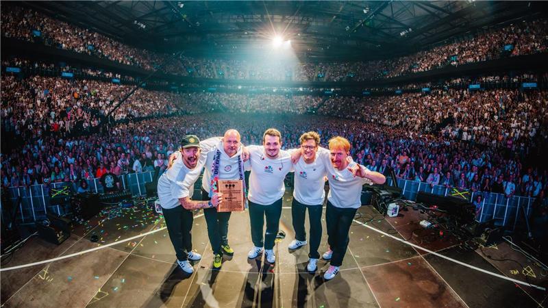Wer in der Barclays Arena auftritt, bekommt einen Award und einen Baum im Fame Forest gepflanzt. Zuletzt haben sich die Hamburger Goldkehlchen vor voll besetzten Rängen darüber gefreut. (Archivfoto)