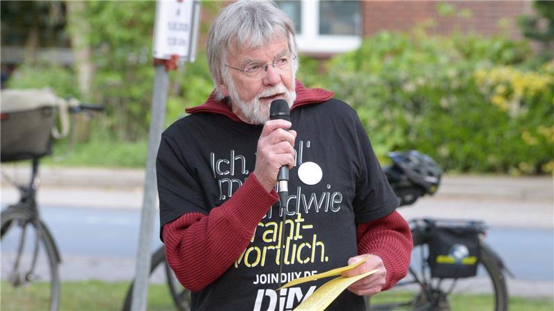 „Wer in der Demokratie schläft, wacht in einer Diktatur auf“, mahnt Wolfgang Weh (Bündnis 90/ Die Grünen).