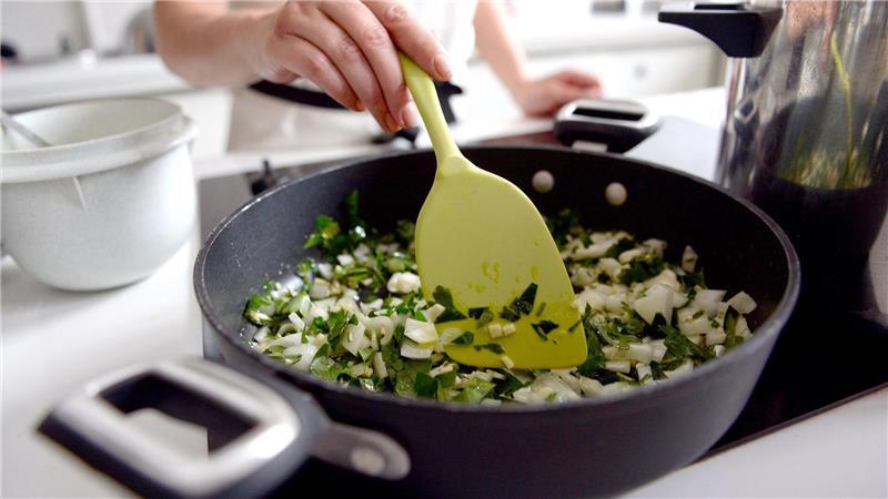 Pfauenpastete, Reiherbrust - und magere Kochkompetenz Wer kann heutzutage noch kochen? (Symbolbild)