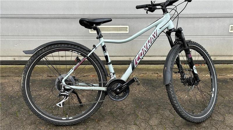 Wer kennt den Eigentümer oder Nutzer dieses Fahrrads? Das fragt die Polizei.