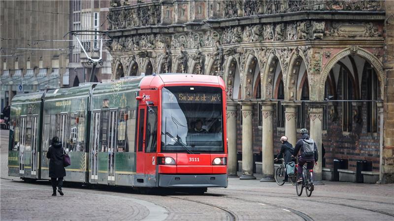 Reise nach Bremen - Was Touristen bei einem Besuch erwartet Wer mit der Bahn anreist oder mit Leihrädern die Stadt erkundigt, bekommt im Frühjahr Rabatte. (Archivbild)