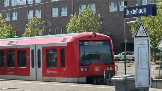 Wer mit der S5 nach Buxtehude fahren möchte, musste bis kurz nach 19 Uhr in Neugraben umsteigen.