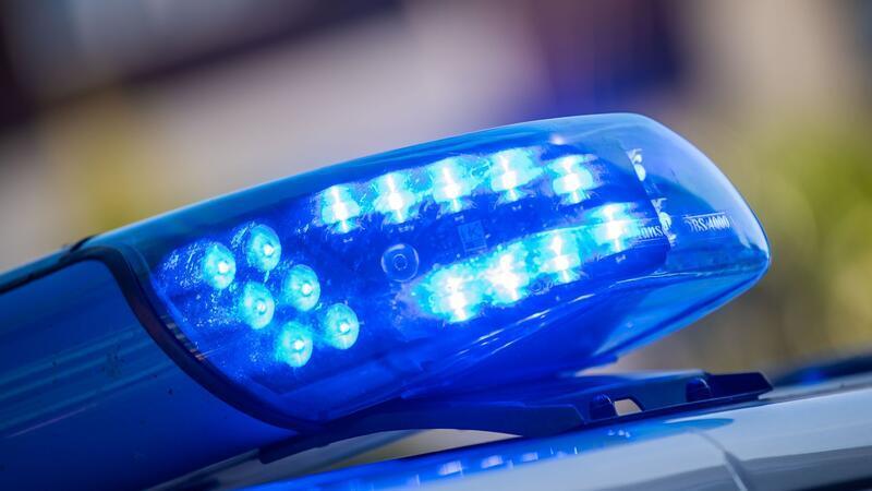 Wer steckt hinter dem nächtlichen Vorfall? Die Polizei ermittelt. (Symbolbild)