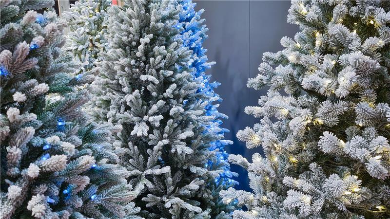 Wer über einen künstlichen Weihnachtsbaum nachdenkt, sollte ein Modell auswählen, das viele Jahre lang gefällt.