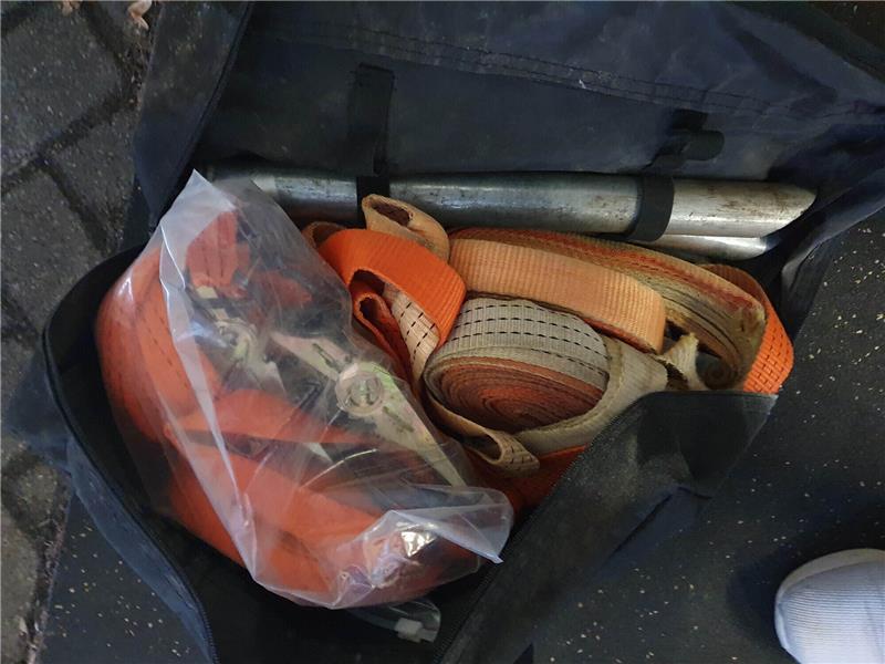 Wem gehören diese Kabel? Polizei Stade sucht Eigentümer von Diebesgut Wer vermisst diese Gurte? Foto: Polizeiinspektion Stade