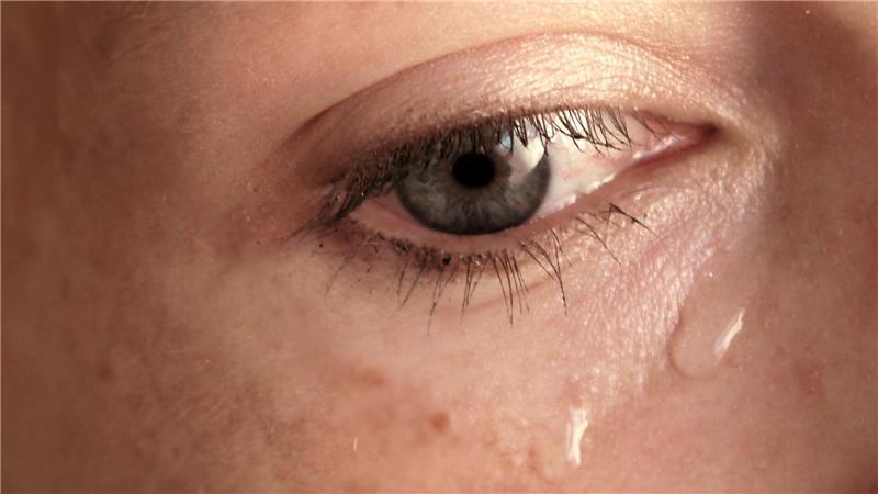 Wer weint ehrlich oder wer lässt Krokodilstränen strategisch fließen - eine Studie hat sich damit beschäftigt. (Symbolbild)