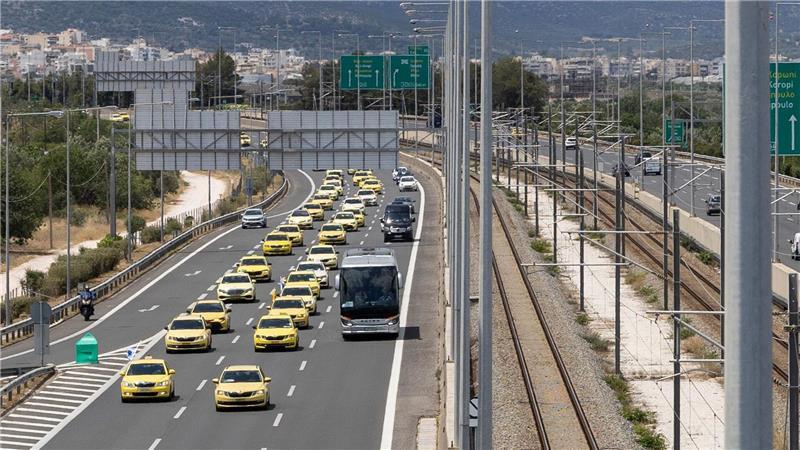 48-stündiger Taxi-Streik in Athen Wer zum Flughafen will, hat es schwer: Taxistreik in Athen.