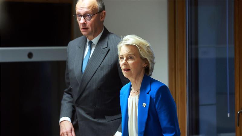 Merz geht bei Russen-Vermögen auf Belgien zu Werben für die Nutzung russischer Gelder: EU-Kommissionspräsidentin Ursula von der Leyen und Bundeskanzler Friedrich Merz