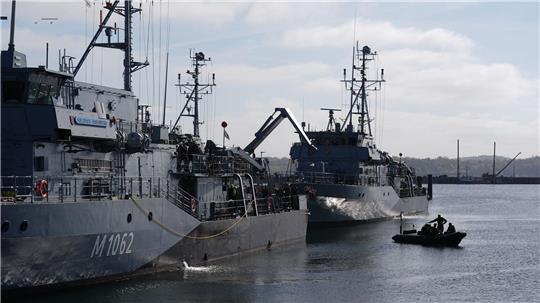 Werden für einen möglichen Einsatz in der Straße von Hormus vorbereitet: Minensuchboote der Deutschen Marine in Kiel.