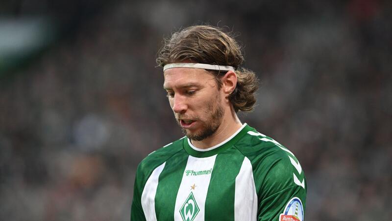Werder Bremens Mitchell Weiser musste früh ausgewechselt werden.