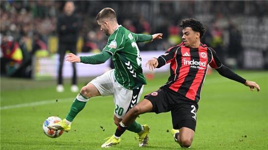 Werder-Profi Romano Schmid (l).