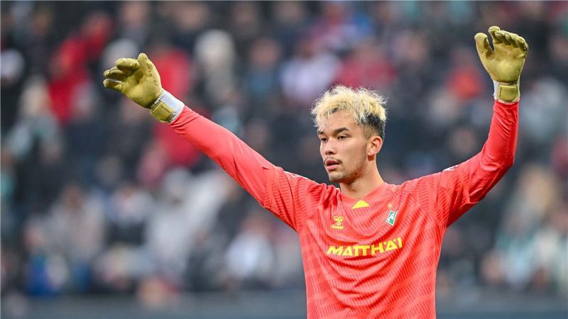 Werder hofft auf einen Einsatz von Torwart Mio Backhaus gegen Hoffenheim. (Archivbild)