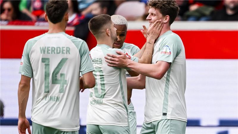 „Richtig gute Saison“: Werder siegt mit 4:1 in Heidenheim Werder jubelt am letzten Spieltag.