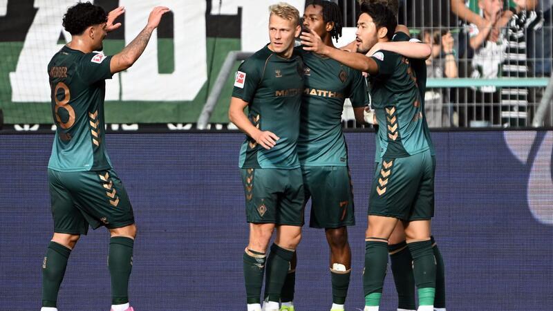 Werder Bremen feiert bei sieglosen Gladbachern ersten Saisonsieg Werder nutzte die Abwehrschwächen Gladbachs gnadenlos aus