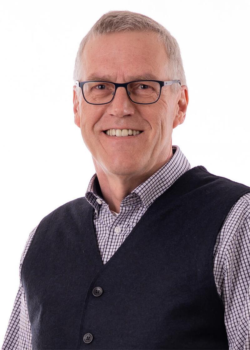 Werner Hinck ist seit 20 Jahren Ratsvorsitzender in Estorf. Er will 2026 noch einmal Bürgermeister werden.