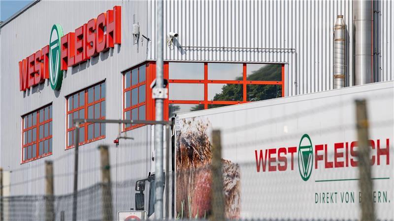 Auch Westfleisch interessiert sich für Vion-Schlachthöfe Westfleisch zählt zu den großen Schlachtbetrieben in Deutschland, ist aber vor allem im Norden des Landes vertreten.