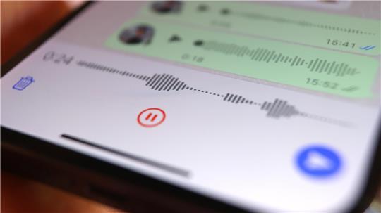 Whatsapp führt ein Feature ein, das es ermöglicht, Sprachnachrichten nach nicht zustande gekommenen Sprachanrufen zu hinterlassen.
