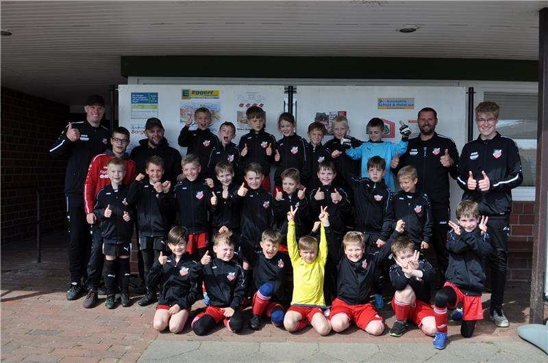 Wichtig bei dem Turnier war der Spaß, hier die U8-Teams der JSG Geest I und II. Fotos: Oldach
