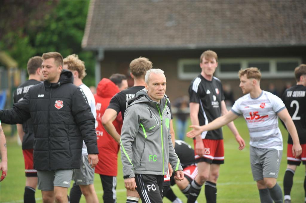 Wichtige Punkte im Abstiegskampf: Der Deinster SV hat am Sonntagnachmittag mit 4...