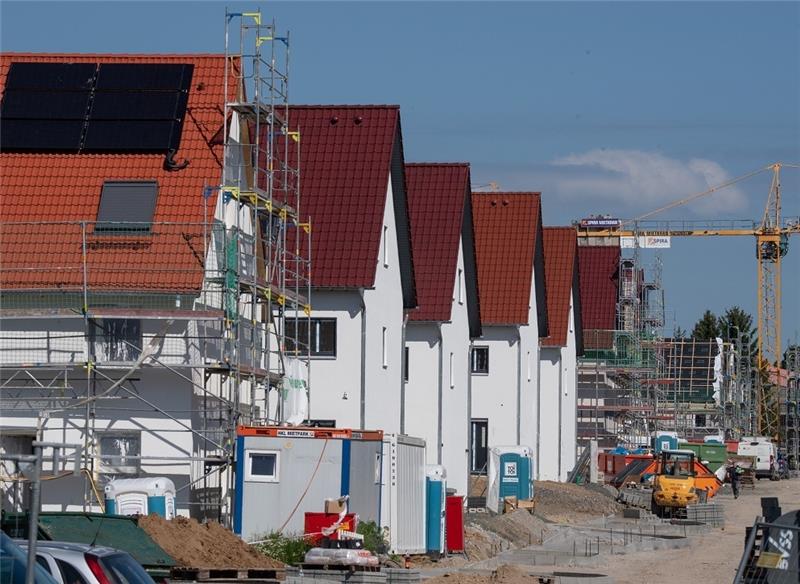 Wo in Bliedersdorf neue Wohnhäuser entstehen sollen Wie Bürgermeister Tobias Terne (CDU) auf Nachfrage berichtete, hat die Gemeinde das unbebaute Gelände schon lange als potenzielles Wohnbaugebiet im Fokus. Foto: dpa (Symbolbild)