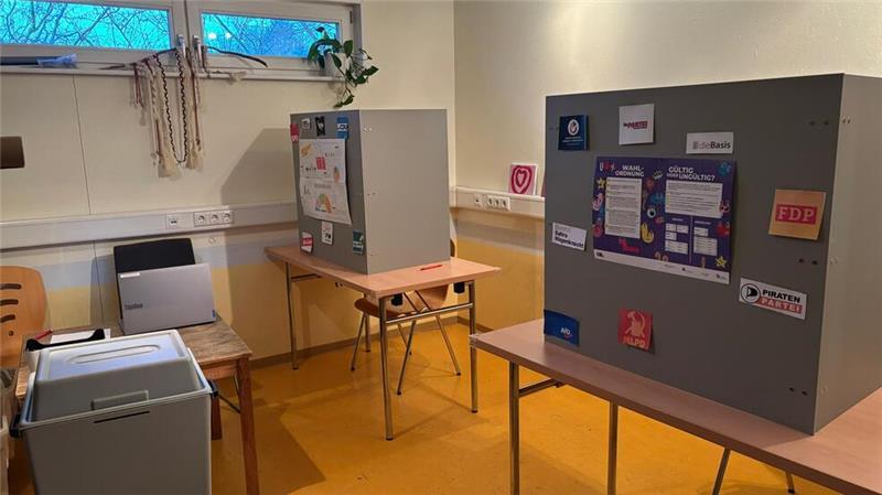Wie bei den Großen: das Wahllokal im Jugendzentrum Speedy.