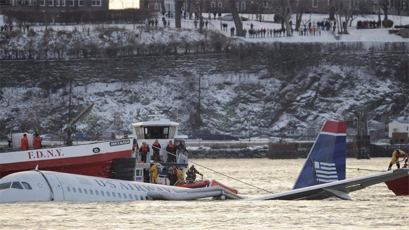 „Held vom Hudson“-Pilot Sullenberger an Alzheimer erkrankt Wie durch ein Wunder überleben alle 155 Menschen an Bord die Notlandung im Hudson River. (Archivbild)