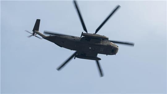 Wie es zu dem Unfall kam, ist noch unklar. Der Soldat liegt im Krankenhaus. (Symbolbild)