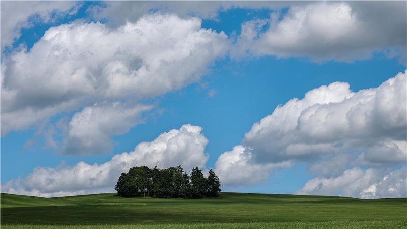 Wie gemalt - Landschaft mit Wolken