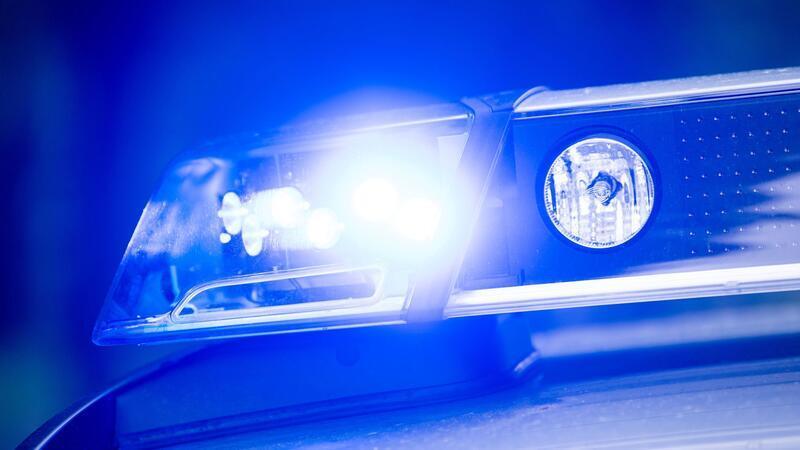 Wie genau es zu dem Unfall kommen konnte, ist derzeit noch unklar. (Symbolbild)
