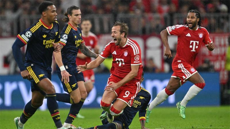 Wie hier gegen Harry Kane (m) ging es umkämpft zur Sache.