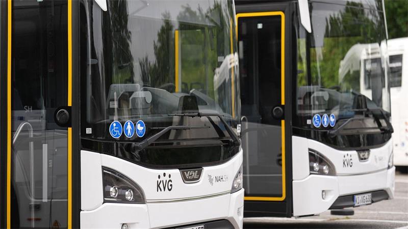 Wie hier in Kiel werden am Montag erneut die Stadtbusse nicht fahren. (Archivbild)