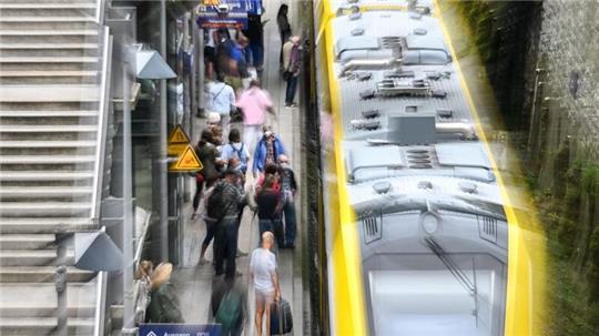 Wie können wir die Verkehrswende schaffen? Allein das Deutschlandticket reiche nicht aus, meint der VCD.