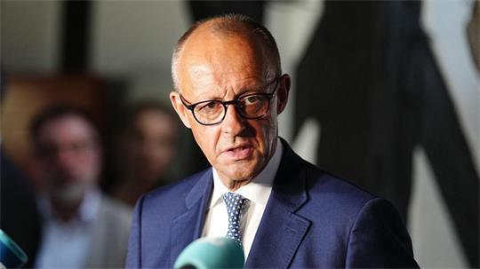 Wie könnte bei schwierigen Mehrheitsverhältnissen in Sachsen-Anhalt künftig regiert werden? Der Kanzler macht eine Ansage. (Archivbild) 