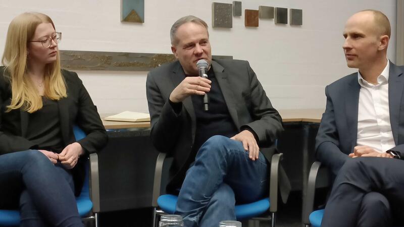 Wie könnte es im Jahr 2100 in Stade um den Tourismus und die Wohnsituation bestellt sein? Darüber diskutierten unter anderem (von links) Christine Plath, Dr. Andreas Schäfer und Dr. Christian Pape.
