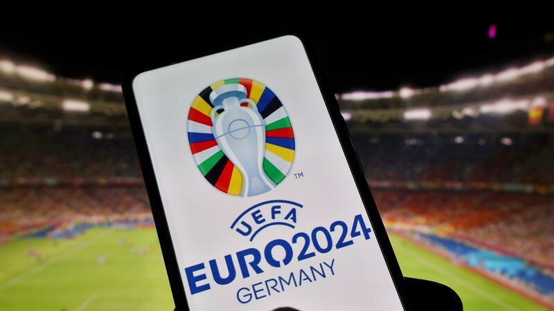 Tickets für EM 2024: So kommen Fans noch an Karten Wie kommt man an Tickets für die EURO 2024?
