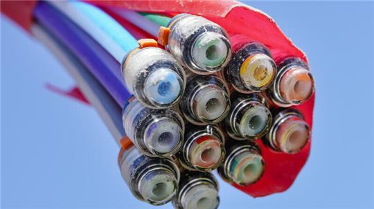 Wie lange Internet und Festnetz der Deutschen Glasfaser im Bereich Steinkirchen/Grünendeich ausfallen, sei noch unklar, berichtet ein Sprecher.
