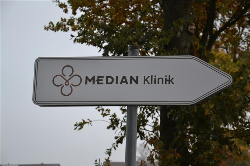 Wie lange steht in Gyhum noch Median Klinik auf dem Schild?