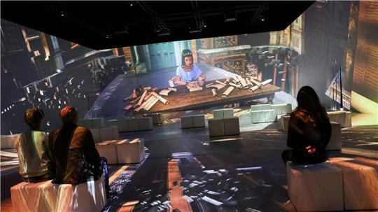 Wie lebte, liebte und herrschte Kleopatra eigentlich? Eine immersive Show in Hamburg-Altona am Diebsteich erzählt vom Leben der letzten großen Herrscherin des Alten Ägyptens.