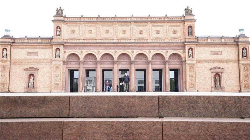 Telefonführungen durch Hamburger Kunsthalle Wie riecht es eigentlich in der Kunsthalle? In der neuen Telefonführung von „Bei Anruf Kultur“ werden eventuell auch Fragen wie diese beantwortet.